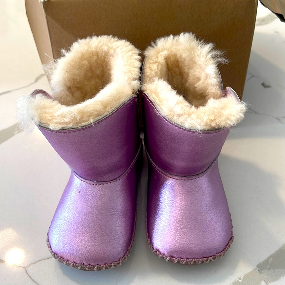 Cassie Metallic Baby Ugg boots in Size 4/5